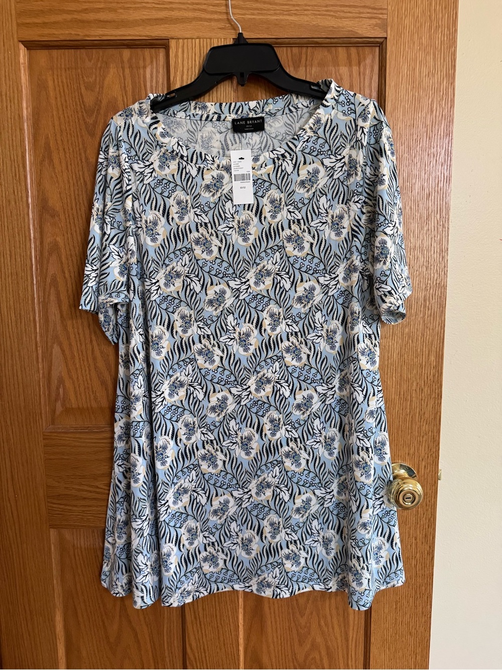 Lane Bryant Light Blue Floral Short Sleeve Tee